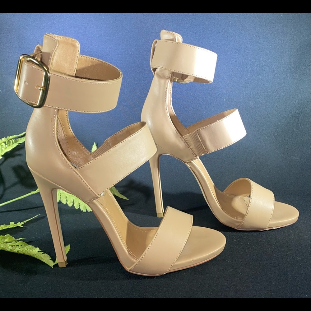 Steve Madden Mysterii size 8.5 nude leather stiletto platform sandals